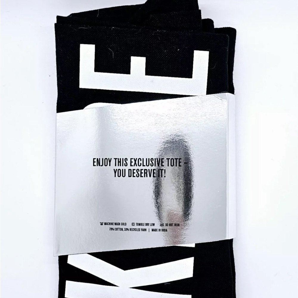 *BRAND NEW* IL MAKIAGE Black and White Carry All Canvas Tote Bag